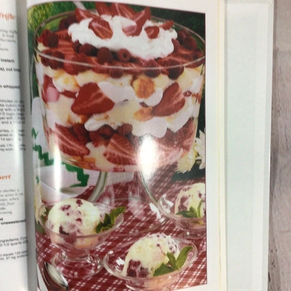 Taste of Home’s Light & Tasty Annual Recipes 2002